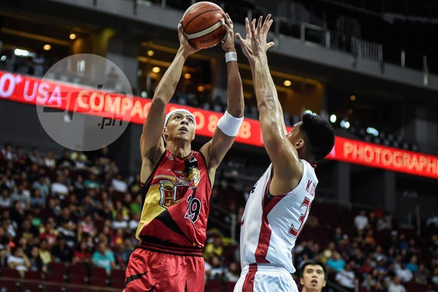 Blackwater should go to prized rookie Mac Belo more, says fellow FEU alum Arwind Santos