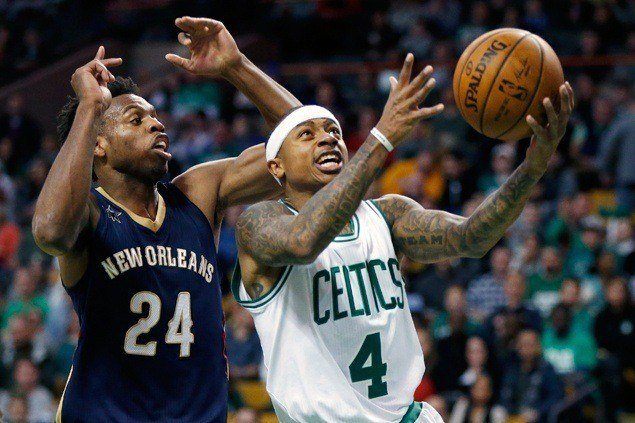 Isaiah Thomas scores 38 to power Celtics past skidding Pelicans