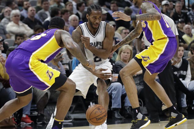 Kawhi Leonard drops 31 in three quarters as Spurs hand Lakers second straight blowout loss