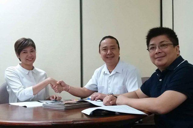 Mika Reyes completes transfer from F2 to Petron by signing two-year deal