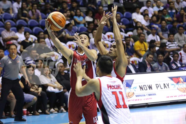 Super-sub Roi Sumang delivers biggest blows as Blackwater stuns Alaska in thriller
