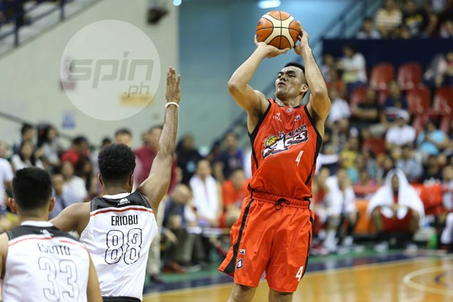 Vic Manuel, Calvin Abueva show way as Alaska puts end to Mahindra playoff hopes