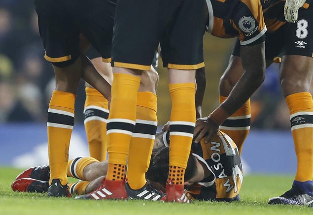 Ryan Mason undergoes surgery after fracturing skull in Hull match against Chelsea