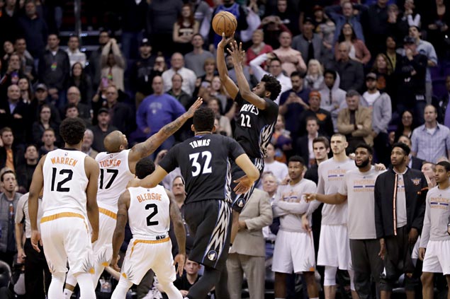 Andrew Wiggins buzzer beater lifts Timberwolves to victory over Suns