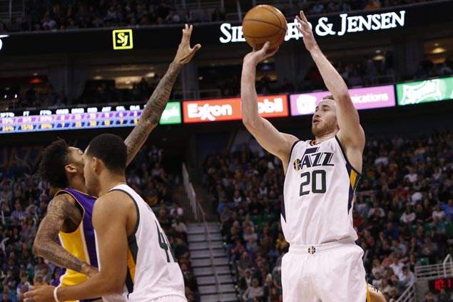 First-time All-Star Gordon Hayward leads Jazz to douse slumping Lakers late rally