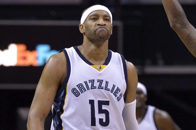 VIDEO - Vince Carter is Getting Old