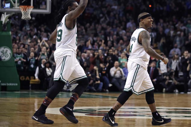 Isaiah Thomas leads late surge as streaking Celtics erase 18-point deficit to beat Raptors