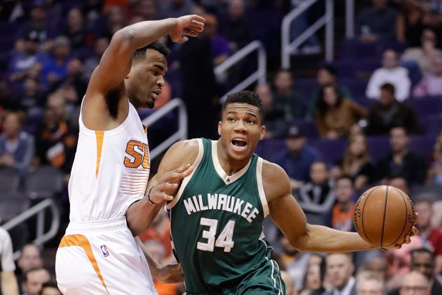 Giannis Antetokounmpo, five other Bucks score in double figures in rout ...