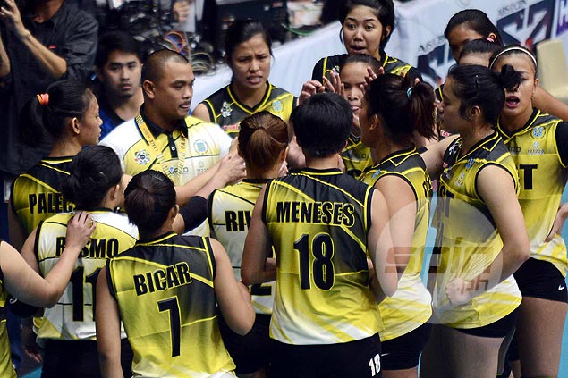 Kungfu Reyes sticks to positives as pre-tournament favorite UST tumbles to 0-2 start