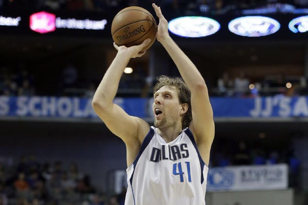 Matthews, Curry, Nowitzki show way as Mavericks rout Magic