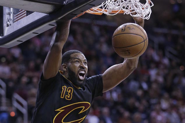 Cavaliers use fourth-quarter surge to beat slumping Pacers