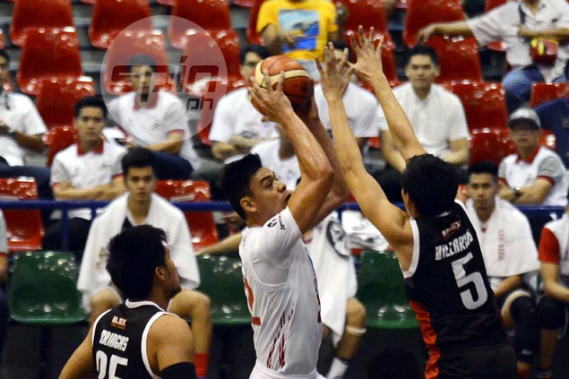 Blackwater draft pick Tristan Perez makes a splash in loan deal with D-League side