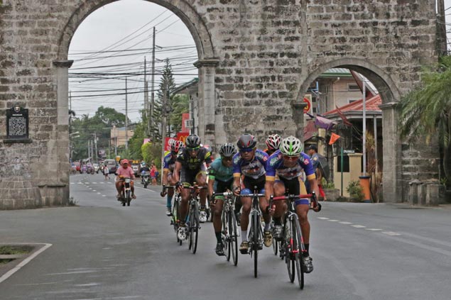 Rudy Roque closes in on Ronda leader Jan Paul Morales with Stage 11 victory