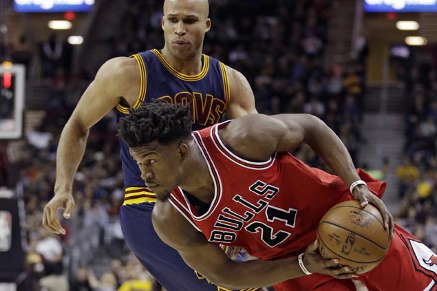 Jimmy Butler triple-double powers Bulls to victory over LeBron-less Cavaliers