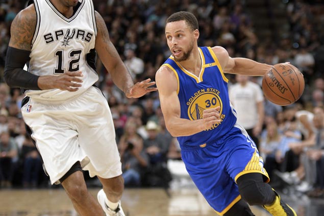 Warriors overcome slow start to nab rare win in San Antonio and tighten ...