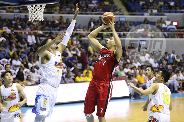 Sonny Thoss takes PBA Player of the Week honors, thanks to perfect Alaska start