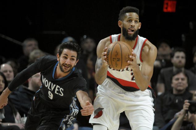 Crabbe catches fire in the fourth as Blazers stun Timberwolves to tighten grip on West 8th seed