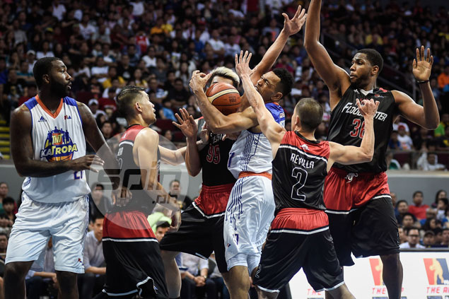 Jayson Castro heaps praise on Gilas pool teammate LA Revilla: 'Point guard na point guard talaga'