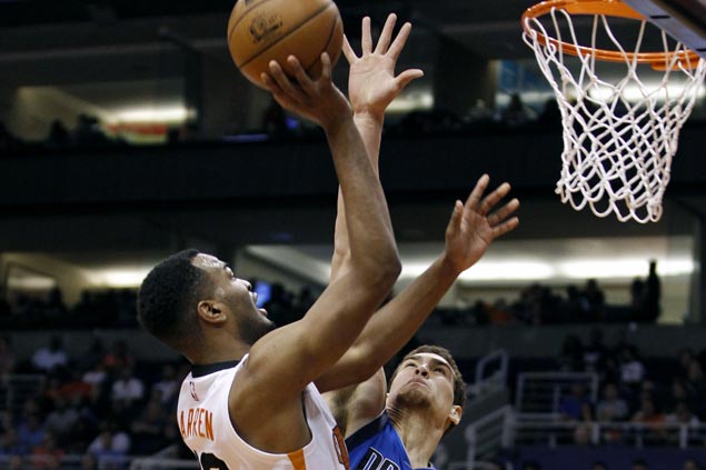 TJ Warren, Devin Booker show way as Suns defeat Mavericks
