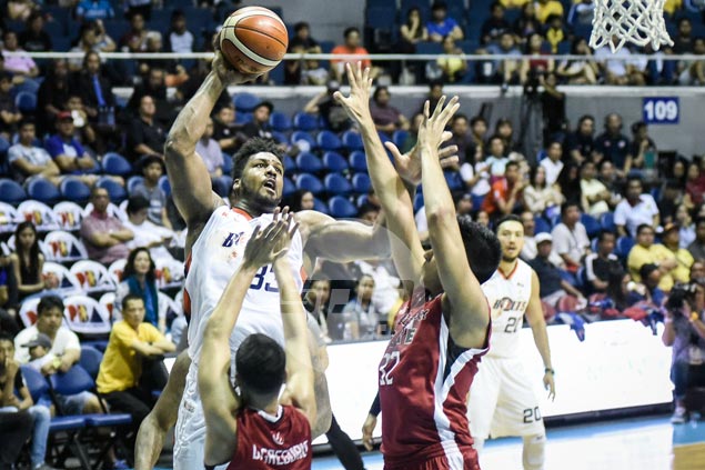 Jared Dillinger, Alex Stepheson deliver as Meralco frustrates Blackwater to move closer to quarters