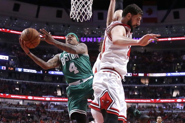 Drained Isaiah Thomas regains fire while feeding off support from teammates, fans