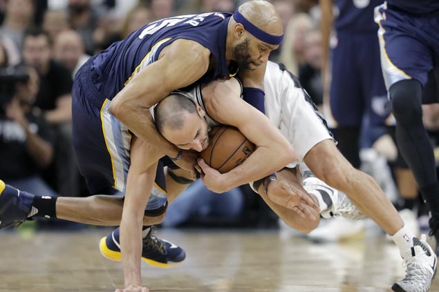 Spurs stop the bleeding to regain series lead over Grizzlies