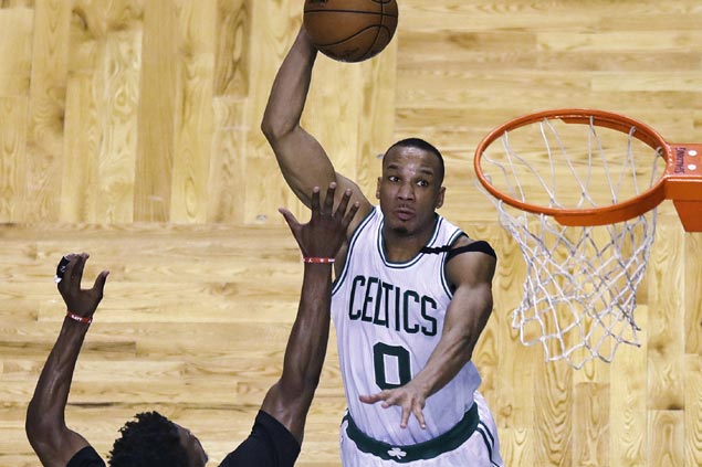 Avery Bradley earns praise for breakout two-way performance as Celtics take control over Bulls