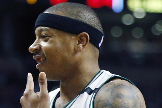 Toothless Isaiah Thomas pushes through adversity anew in leading Celtics barrage over Wizards