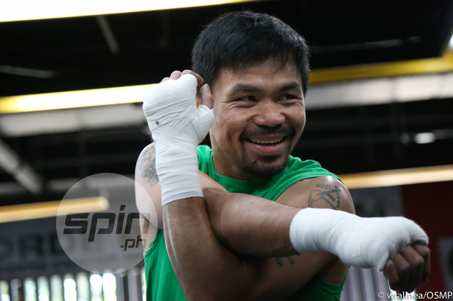 Pacquiao takes time off from training to be with Jinkee, kids in Batangas outing