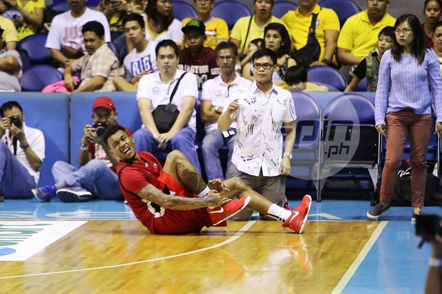 Alaska quick to allays fears after Calvin Abueva leaves game with ankle injury