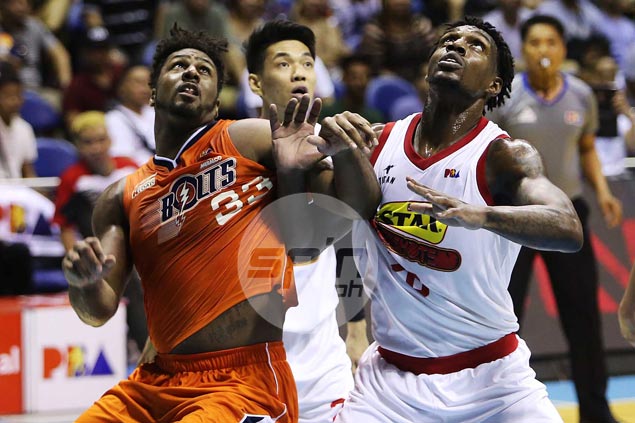 Star relies on Ratliffe might and muscle to bring down Meralco, grab solo PBA lead