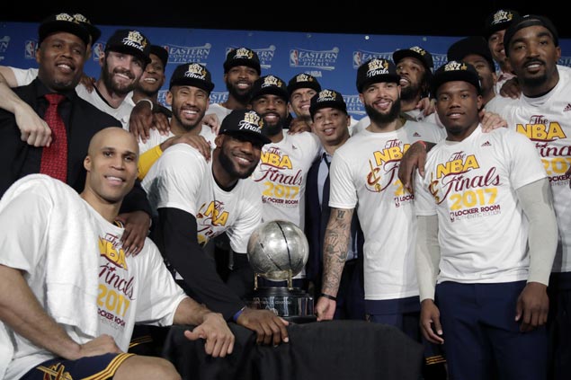 Playoff scoring king LeBron pays homage to MJ: 'I fell in love with the game because of Mike'