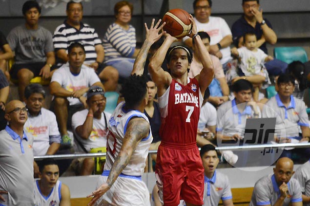 Batangas fends off late Marinerong Pilipino rally to spoil debut of ...