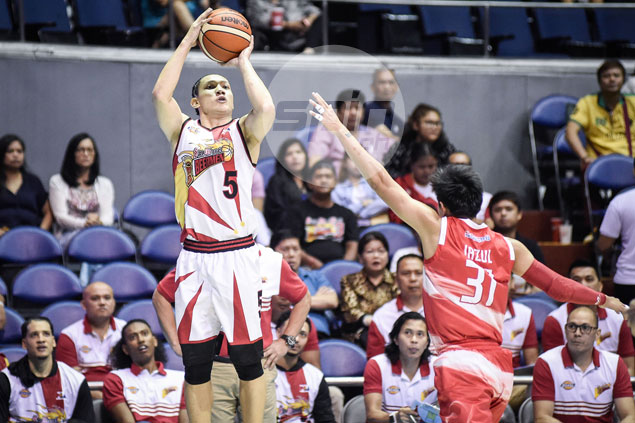 BPC frontrunner Alex Cabagnot believes SMB teammate Fajardo still the favorite to win award