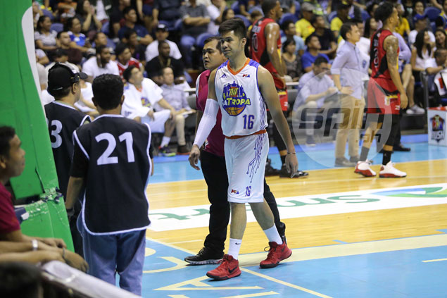 Roger Pogoy fined P30,000 for low blow on Arwind Santos