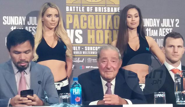 Manny Pacquiao takes a hit as promoter calls Pacman attention for constant texting during presser