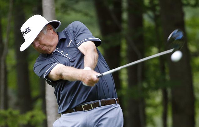 Kirk Triplett matches PGA Champions Tour major record with an 8-under 62 at Salem CC