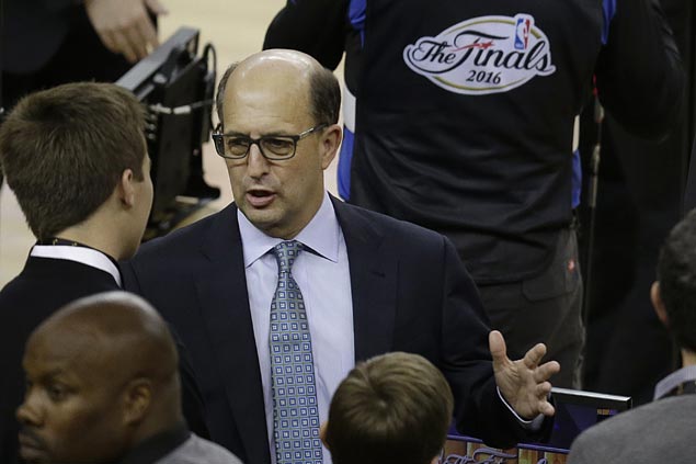 Jeff Van Gundy returns to coaching as former NBA coach leads Team USA in Fiba World Cup qualifiers