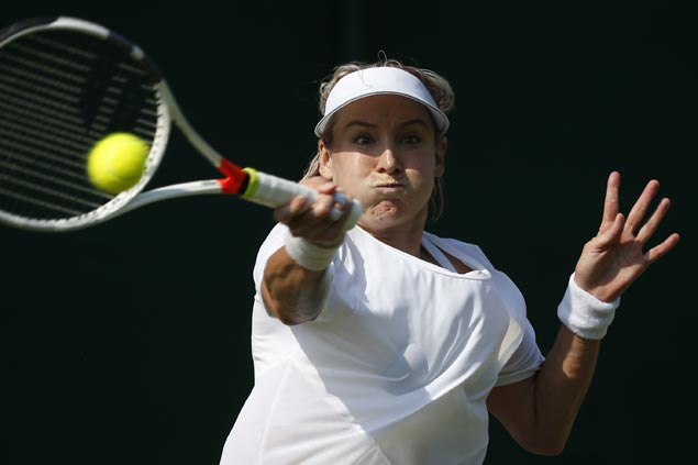 Wimbledon run ends in screams for Bethanie Mattek-Sands after gruesome knee injury