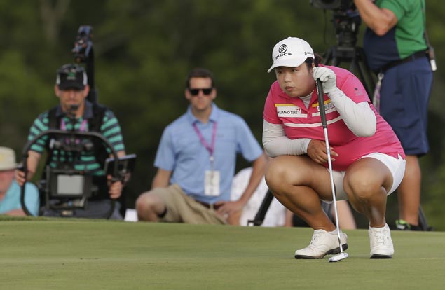 Shanshan Feng one stroke ahead of teen Hye-Jin Choi and perennial US Open bridesmaid Amy Yang