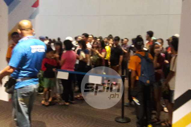If you want to watch PH volleyball games in KL, better line up very early. Here's why