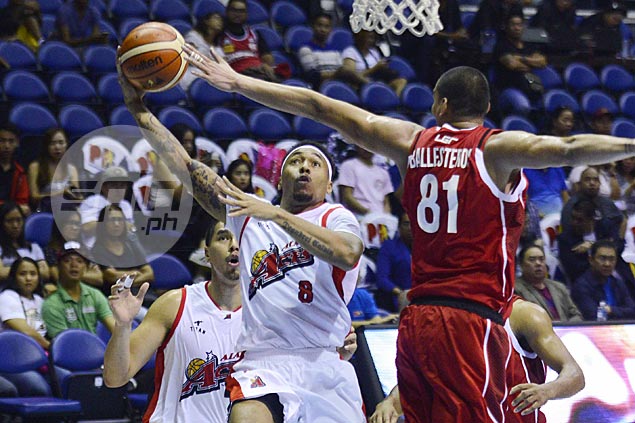 Alaska stays in playoff race with third straight victory, keeps Kia winless