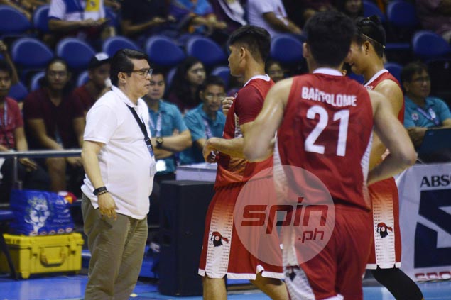 New season, same problem for Derrick Pumaren as UE coach calls out non-performing vets
