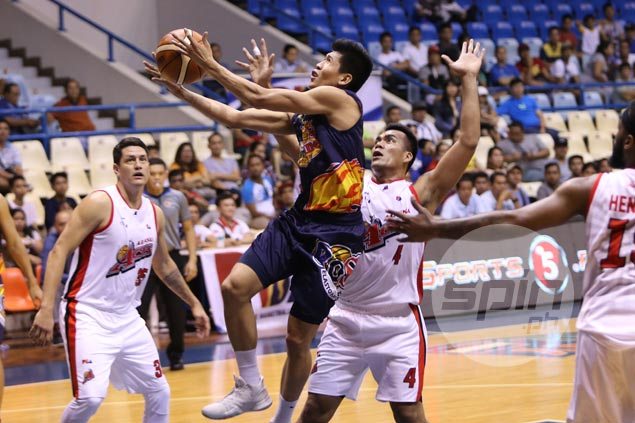 Rain or Shine demolishes undermanned Alaska to stay alive in Top Four race