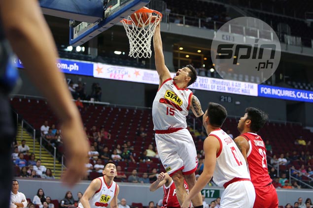 Star dismantles hapless Kia to stay in race for Top Four as Marc Pingris joins 5K-point club