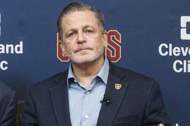Cavs owner gets ‘vile’ voicemails after LeBron James called Donald Trump a ‘bum’ on Twitter