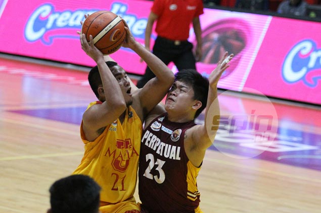 Andoy Estrella leads late rally as Cardinals down Altas to get a win run going