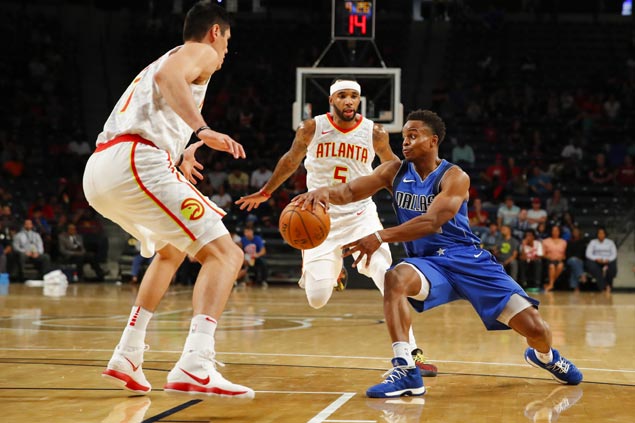 Mavs injury woes pile up as Dennis Smith Jr. sprains ankle in preseason win over Hawks