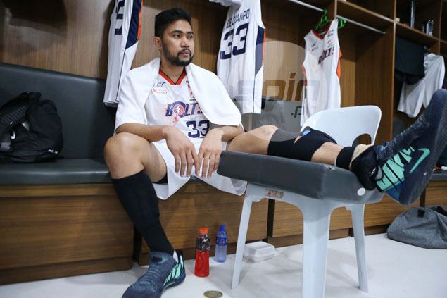 No end to Meralco woes as Ranidel De Ocampo leaves Game 3 with suspected calf tear