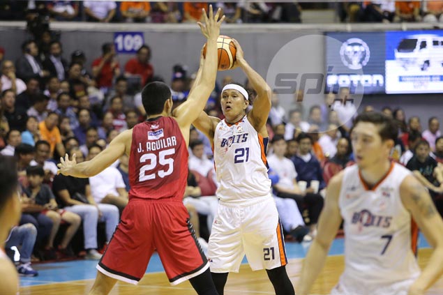 Cone heaps praise on Meralco hero Hugnatan: 'He's my all-time favorite player'